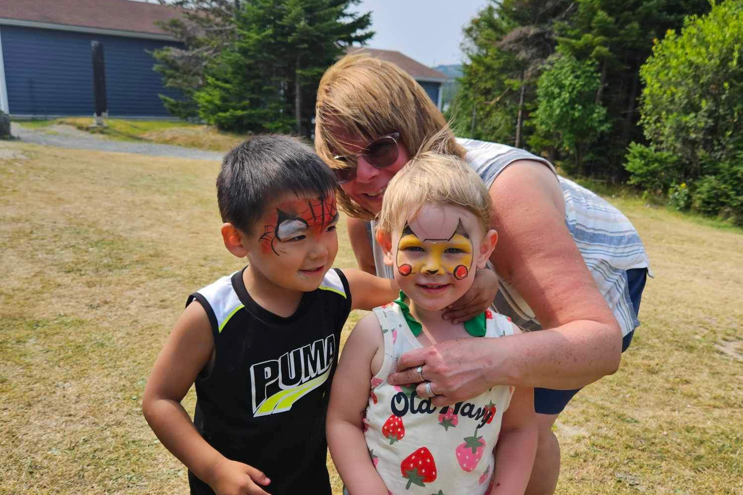 enfants avec le visage peint