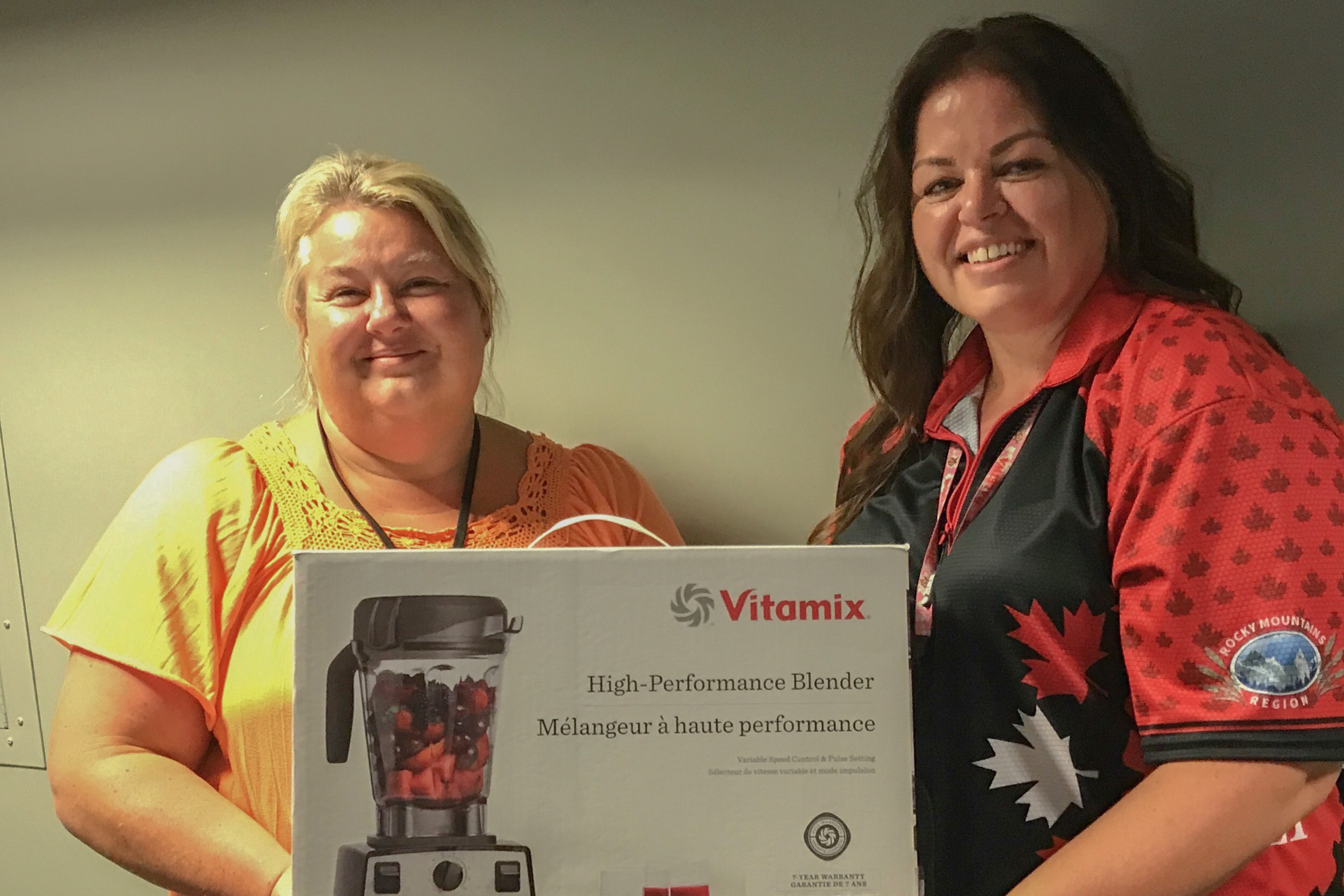 Prize winner Kelly Elliot with Local president Trixie Gorzo