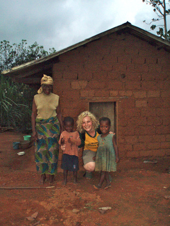 Alanna avec Bertha et ses jumeaux