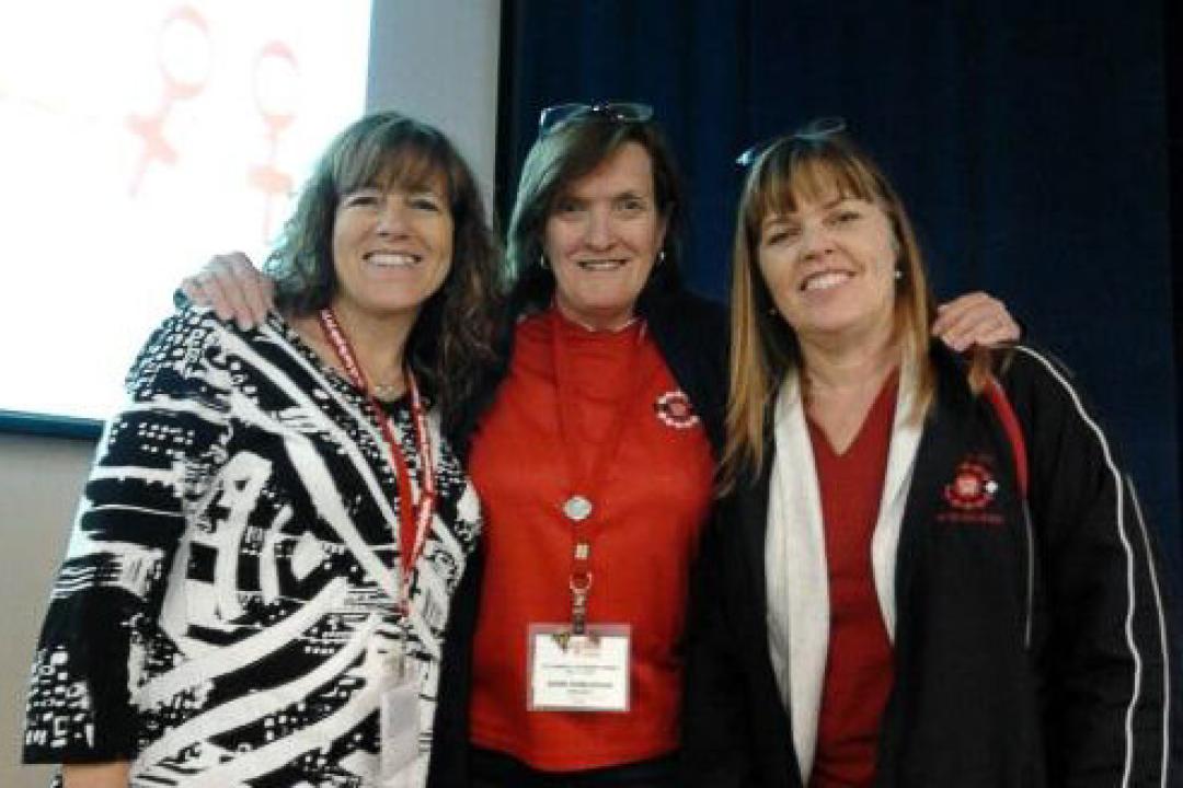 Carolyn Nagel (Section locale 00016), Barb Pawlovich (Section locale 00017) et Gina Degner (Section locale 00014) 